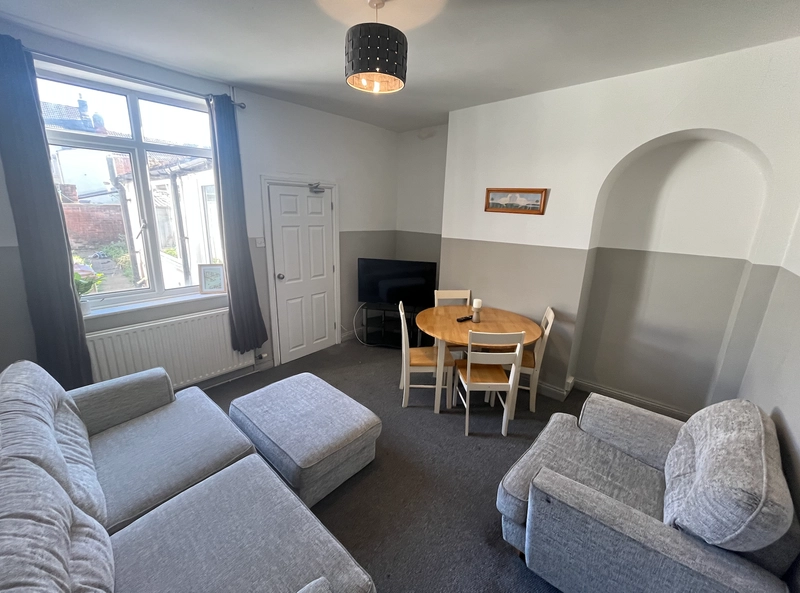 Spare Rooms - 16 Baggholme Road, LN2 5BQ - Bills Inclusive - Thumbnail 13